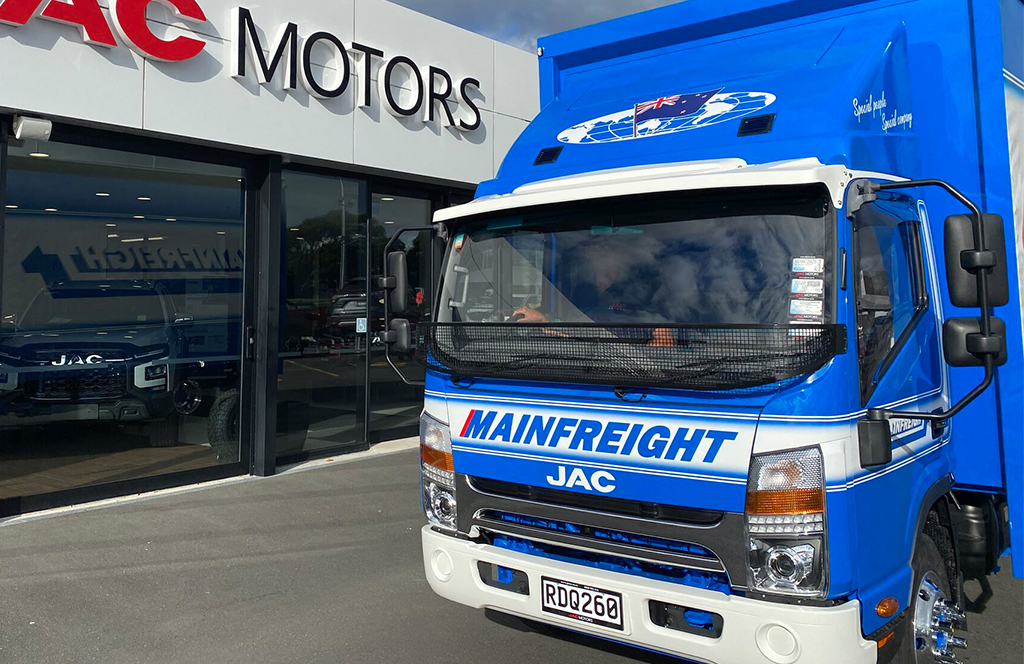 About-JAC_Mainfreight-Diesel-Truck2